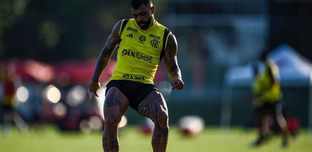 Gabigol treina firme e Flamengo mira força total para semifinal.