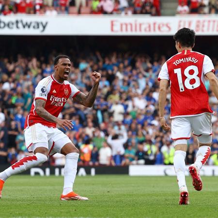 Takehiro Tomiyasu comemora primeiro gol pelo Arsenal Takehiro Tomiyasu comemora primeiro gol pelo Arsenal