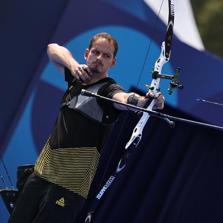 Marcus D'Almeida avançou para a segunda fase no tiro com arco das Olimpíadas de Paris