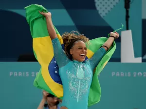 A maior atleta olímpica brasileira é uma mulher negra e isso importa demais