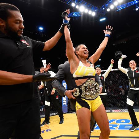 Amanda Nunes, após vitória no UFC 200, em Las Vegas