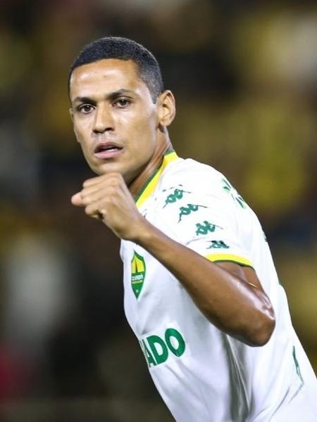 Bruno Alves comemora gol marcado pelo Cuiabá - Divulgação/Cuiabá
