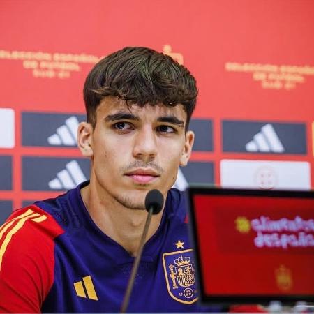 Veiga durante entrevista coletiva com a seleção espanhola sub-20 Veiga durante entrevista coletiva com a seleção espanhola sub-20