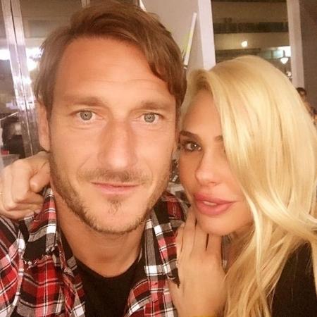 O ex-jogador da Roma e Seleção Italiana Francesco Totti e mulher, a modelo Ilary Blasi - Reprodução/Instagram