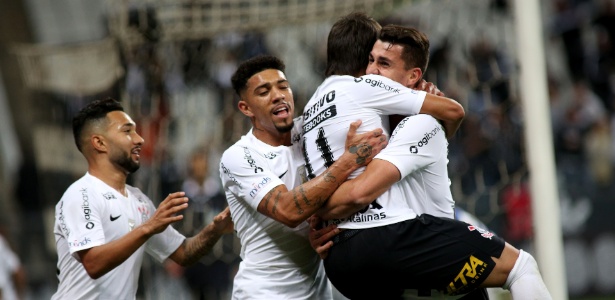 Ex-Corinthians e Grêmio, atacante tem início arrasador na Índia e