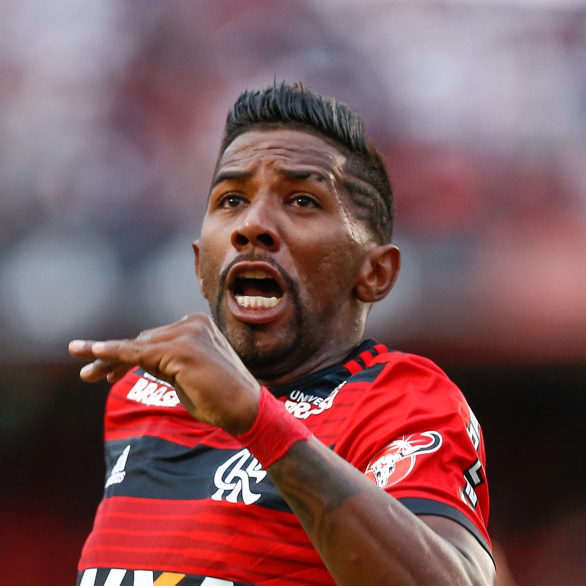 Rodinei se reapresenta ao Flamengo após empréstimo ao Internacional -  02/06/2021 - UOL Esporte