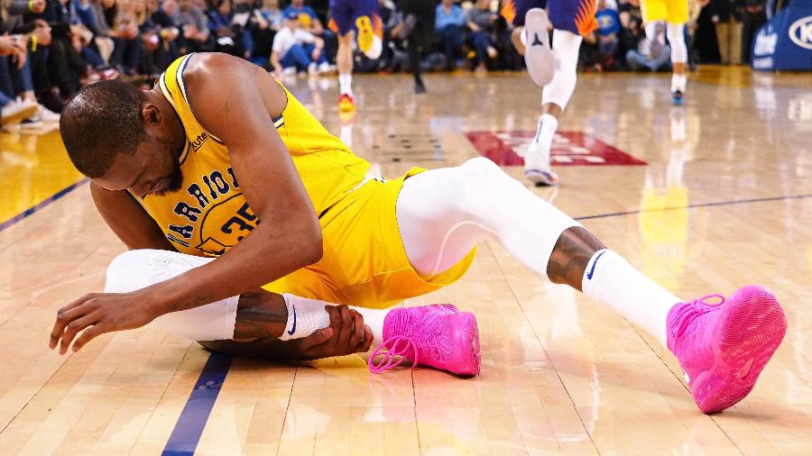 Kevin Durant sente dores no tornozelo durante jogo dos Warriors - Kelley L Cox/USA TODAY Sports