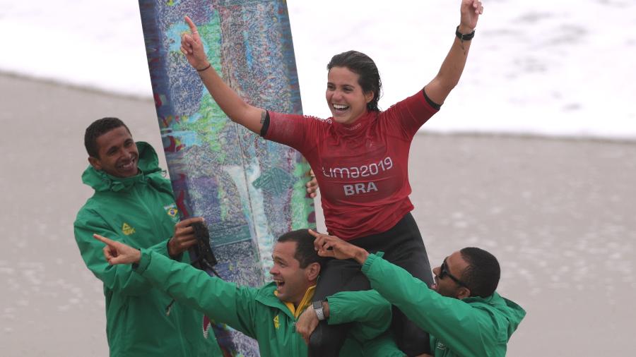 Chloé Calmon celebra o primeiro ouro brasileiro no surfe do Pan-Americano - REUTERS/Guadalupe Pardo
