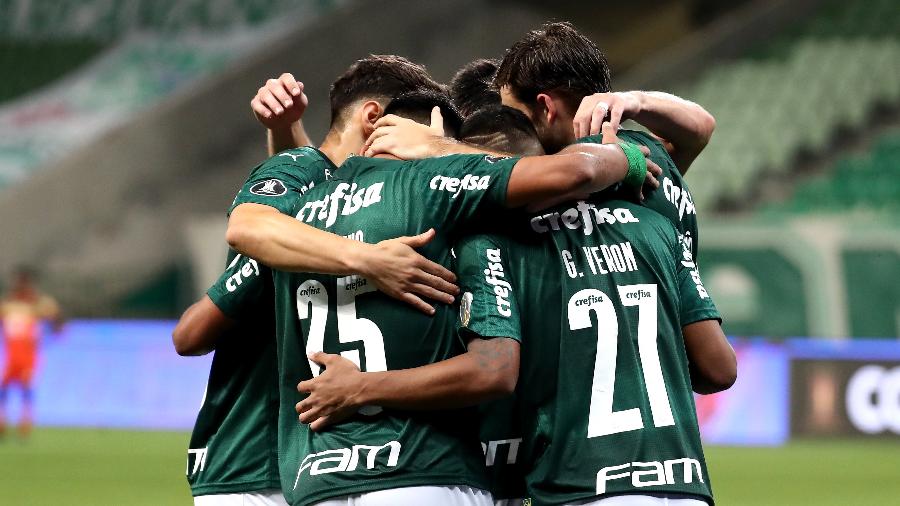 Jogadores do Palmeiras comemoram gol sobre o Delfín nas oitavas de final - Sebastiao Moreira-Pool/Getty Images