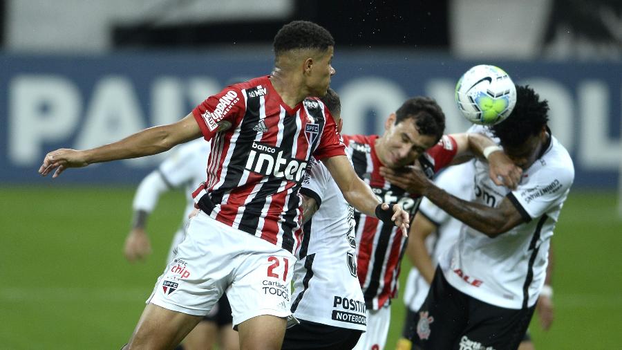 Corinthians e São Paulo se enfrentam pela 25ª rodada do Campeonato Brasileiro na Neo Quimica Arena - Mauro Horita/Fhor Press/Agencia O Globo
