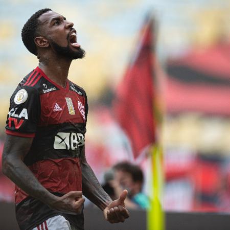 Gerson, do Flamengo, comemora seu gol diante do Santos pelo Brasileirão - Jorge Rodrigues/AGIF