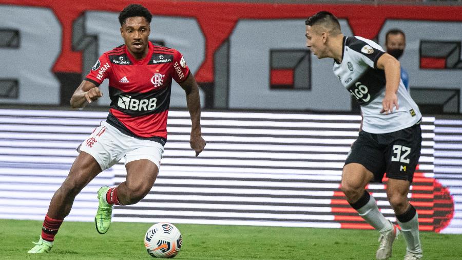 Reserva com Renato, Vitinho ganhará em breve a concorrência de Kenedy no Flamengo - Alexandre Vidal / Flamengo