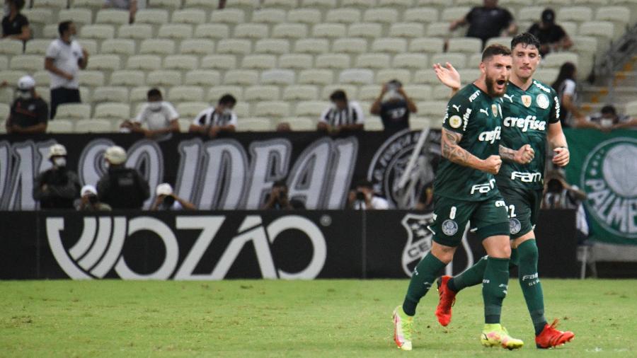  Zé Rafael, jogador do Palmeiras, comemora seu gol durante partida contra o Ceará  - Kely Pereira/AGIF