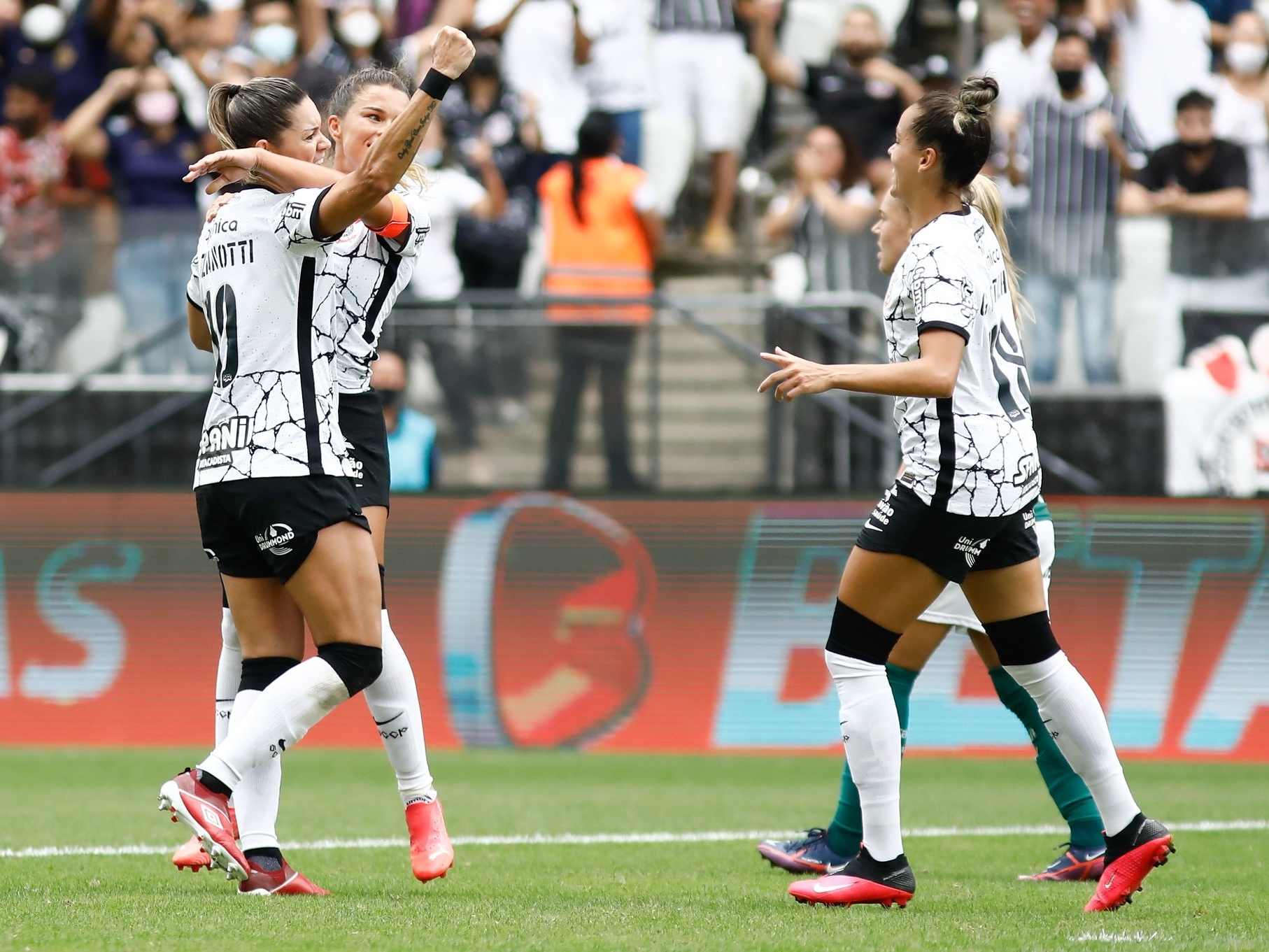 Corinthians x Internacional: saiba onde assistir jogo da Supercopa Feminina