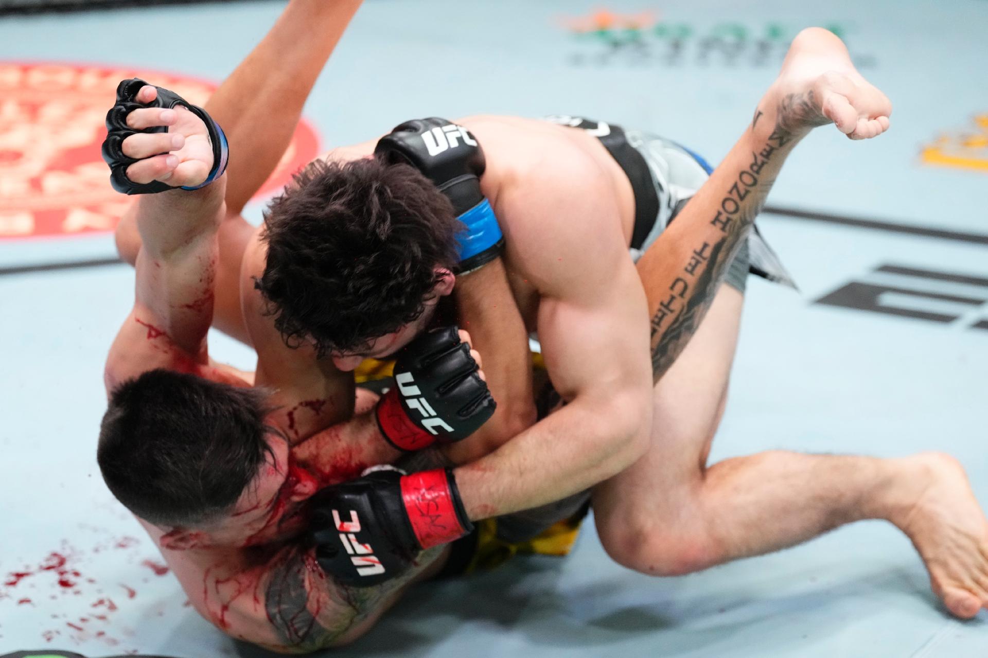 Joel Álvarez foi nocauteado por Arman Tsarukyan, ontem no UFC Vegas 49 - Chris Unger/Zuffa LLC