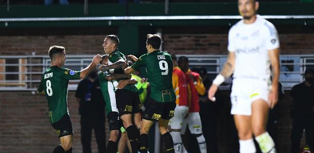 Mesmo com refor&Atilde;&sect;os, Santos perde para o Banfield na Sul-Americana