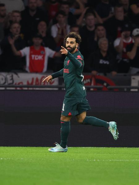 Mohamed Salah comemora gol do Liverpool sobre o Ajax, pela Liga dos Campeões - Matthew Ashton - AMA/Getty Images