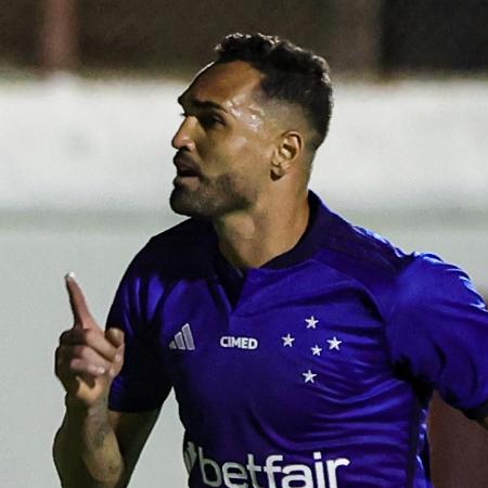 Gilberto fez três gols na partida de sábado (18) contra o Villa Nova - Gilson Junio/AGIF