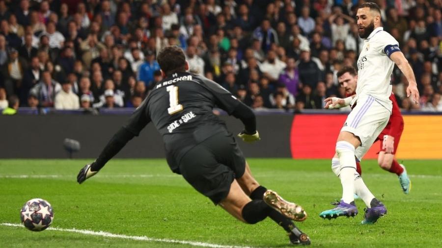 Karim Benzema marcou o gol da vitória do Real Madrid sobre o Liverpool - Chris Brunskill/Fantasista/Getty Images