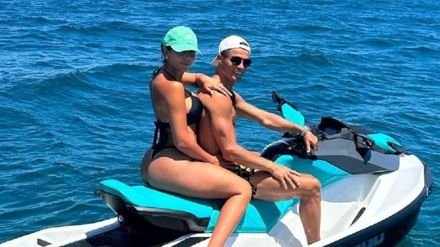 Cristiano Ronaldo passeia de jet ski com a companheira, Georgina Rodríguez