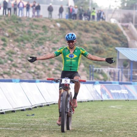 José Gabriel, atleta do ciclismo mountain bike, conquistou a primeira medalha para o Brasil nos Jogos Pan-americanos