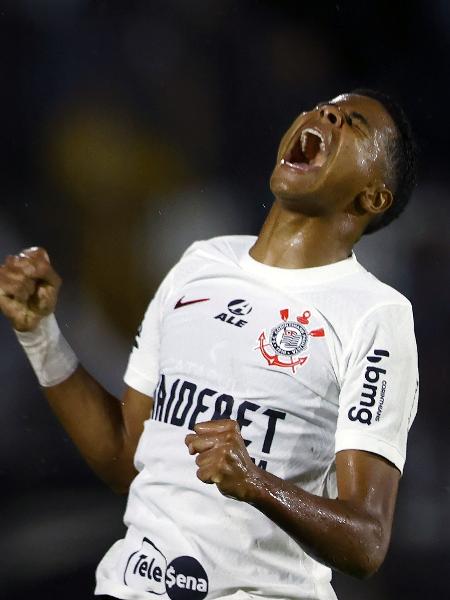 Wesley em ação pelo Corinthians: jovem virou titular absoluto com António