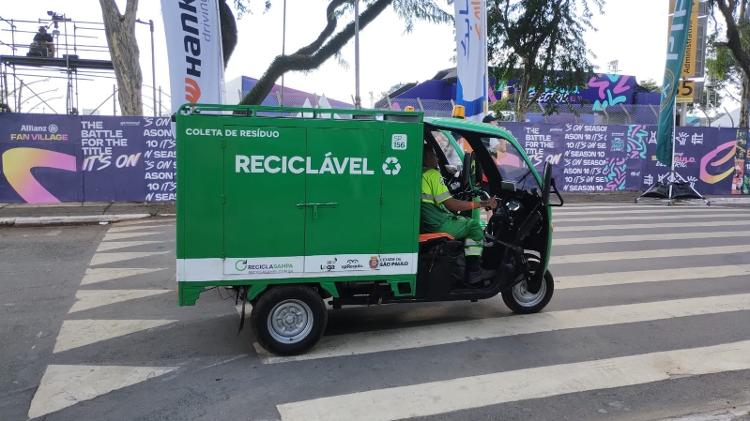 Tuk-Tuk que realizou a coleta de resíduos recicláveis durante a passagem da Fórmula E por São Paulo