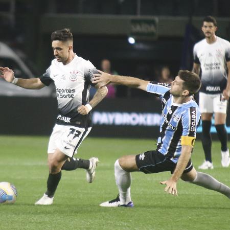 Coronado e Kannemann, em Grêmio x Corinthians