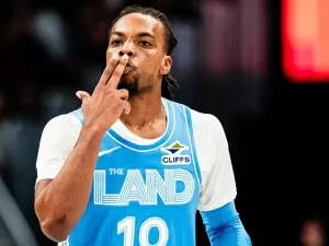 Cavaliers é o 4º time da história da NBA a vencer os 15 primeiros jogos da temporada