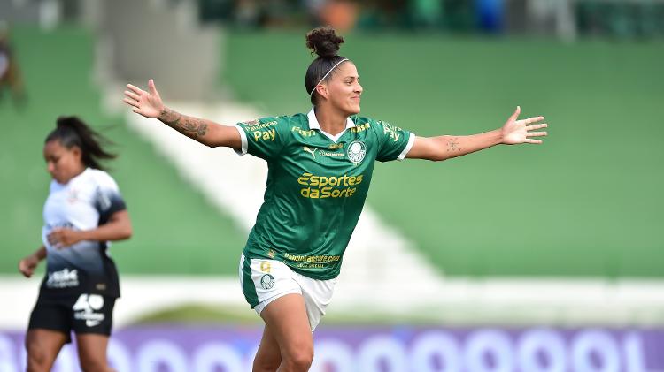 Amanda Gutierres, atacante do Palmeiras, comemora na final do Paulistão Feminino 