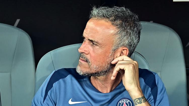 Luis Enrique acionou quatro jogadores de uma vez no 2º tempo de PSG x Botafogo