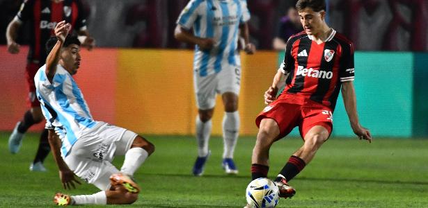 River Plate poupa titulares e perde jogo antes de decisão com Palmeiras