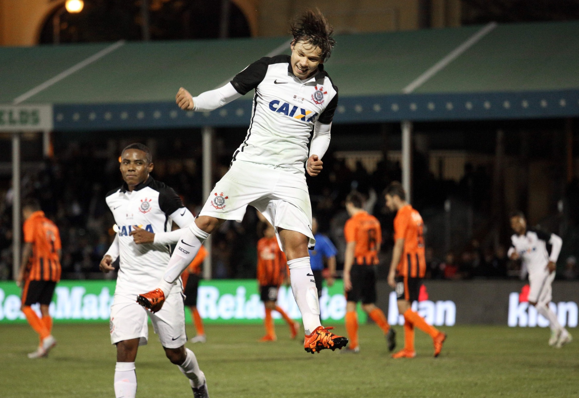 Romero comemora o seu gol pelo Corinthians contra o Shakhtar na Florida Cup - AFP / Gregg Newton