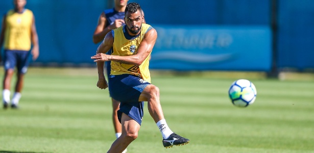 Volante chegou ao Grêmio em março de 2015 e tem forte liderança no clube - Lucas Uebel/Grêmio