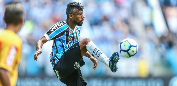 Léo Moura completará 41 anos atuando pelo Grêmio em 2019 e renovou contrato - Lucas Uebel/Grêmio
