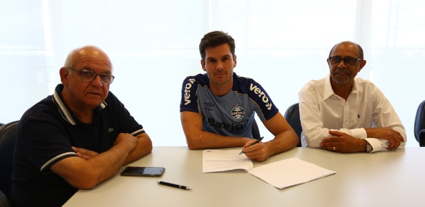 Goleiro Julio Cesar é anunciado oficialmente e assina por duas temporadas - Lucas Uebel/Grêmio