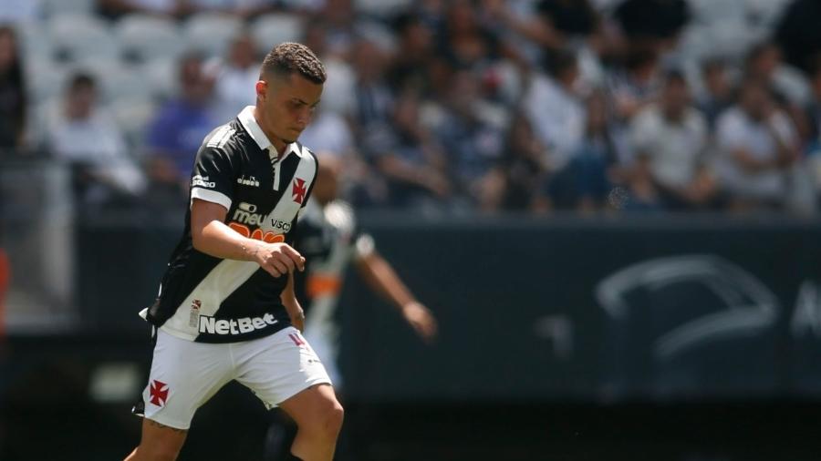 Volante Bruno Gomes, de 18 anos, foi titular do Vasco entre os profissionais pela primeira vez contra o Corinthians - Fernando Roberto / Agência Futpress