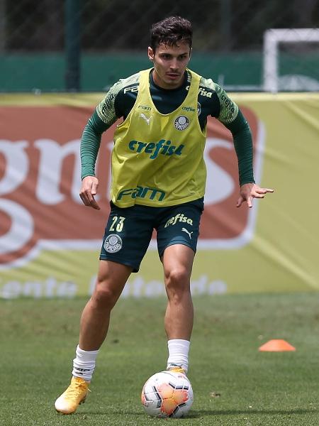 Raphael Veiga, durante treino do Palmeiras, na Academia de Futebol - Cesar Greco