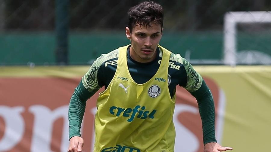 Raphael Veiga, durante treino do Palmeiras, na Academia de Futebol - Cesar Greco