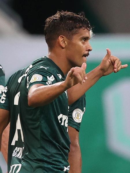 Gustavo Scarpa comemora o gol do Palmeiras na partida contra o Fortaleza - Cesar Greco/ Palmeiras