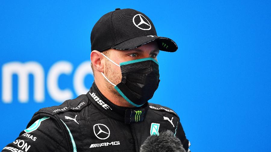 Companheiro de Hamilton na Mercedes, Bottas não resistiu ao ataque de Verstappen na parte final do GP da França - Joe Klamar/Pool via Getty Images
