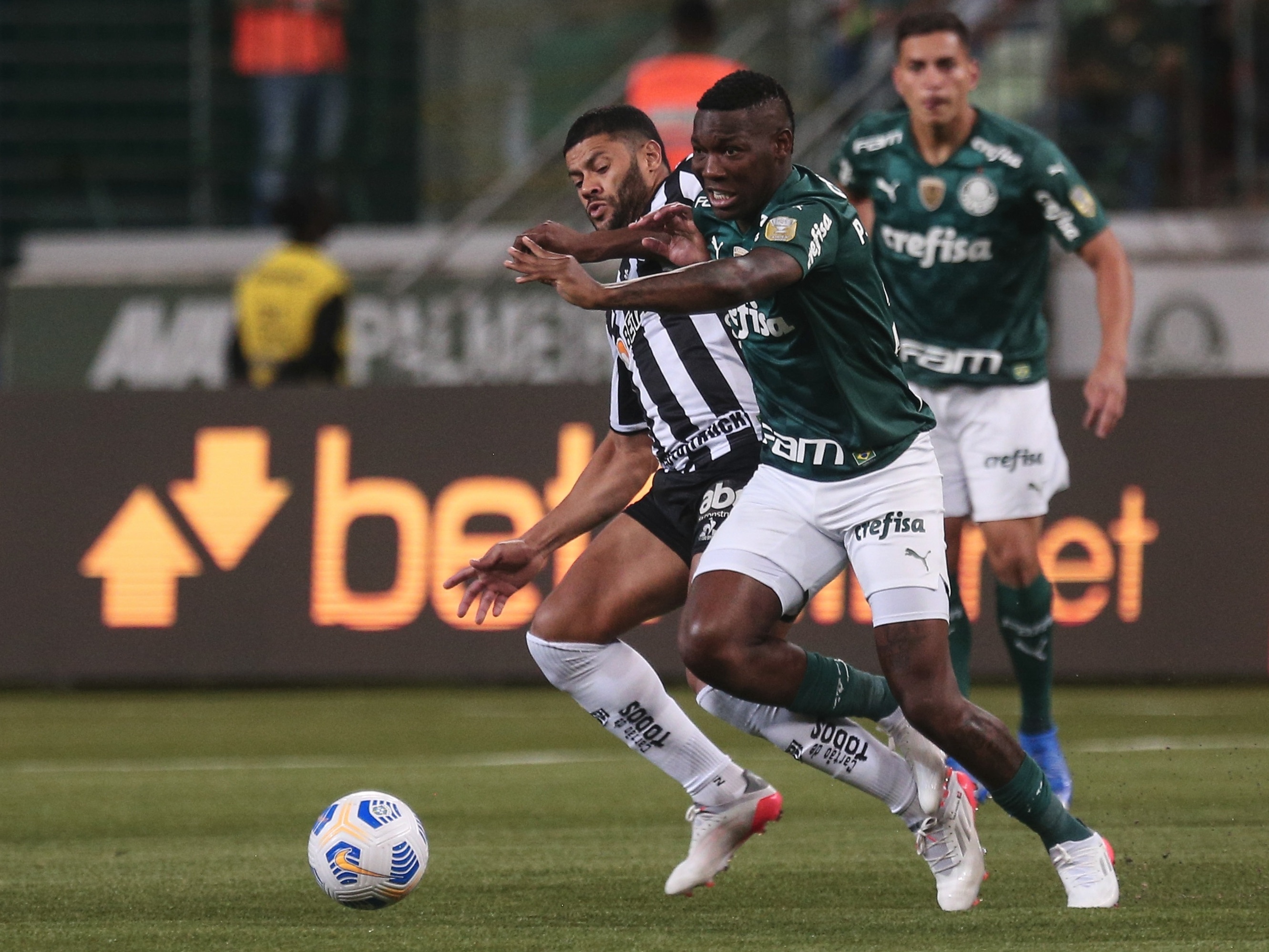 Veja quais jogadores podem completar 100 jogos pelo Corinthians em