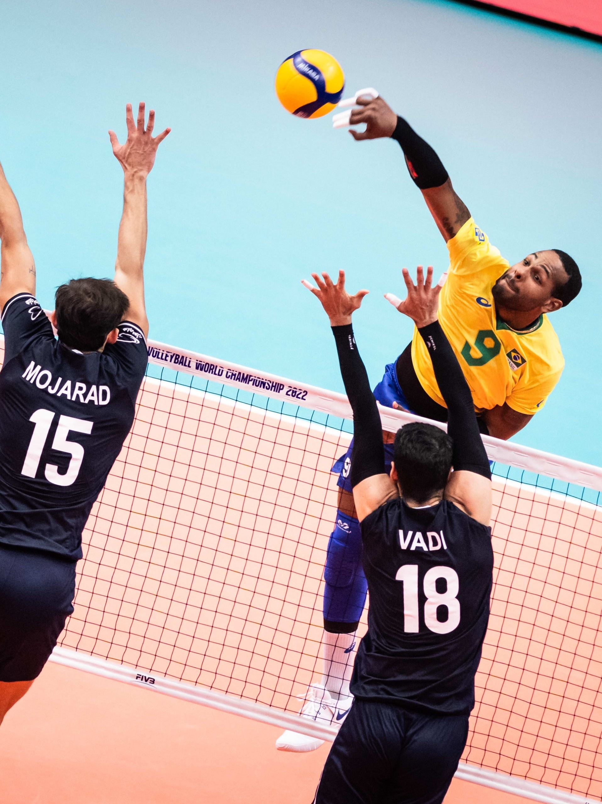 Brasil vira contra a Argentina no vôlei e vence no tie-break - Jogada -  Diário do Nordeste