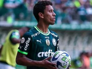 Por que o Palmeiras renovou com Marcos Rocha e Lomba? Hernan explica