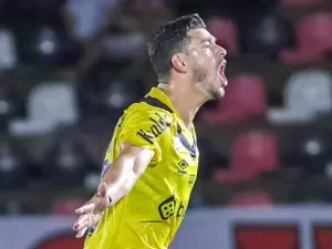 Santos engata a terceira, bate Botafogo e esquenta jogo por topo da Série B