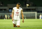 Thiago Silva paga promessa de joelhos após Fluminense permanecer na Série A - Marco Miatelo/AGIF