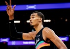 Wembanyama quebra recorde histórico em vitória dos Spurs na NBA - Reprodução/X @spurs