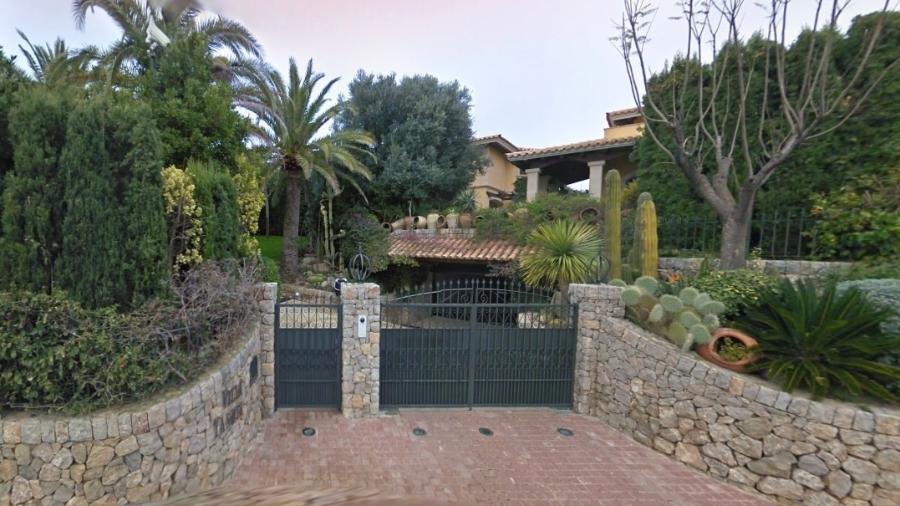 Fachada da mansão em Mallorca conhecida como Villa Yasmín; imóvel foi comprado de Florentino Pérez - Google/Reprodução