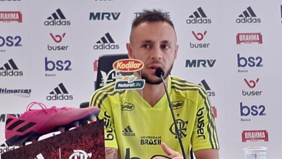 Lateral-direito Rafinha é um dos mais experientes do atual elenco do Flamengo - Léo Burlá / UOL