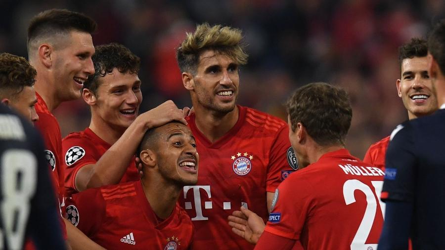 Bayern de Munique comemora gol contra o Estrela Vermelha pela Liga dos Campeões - Christof STACHE / AFP